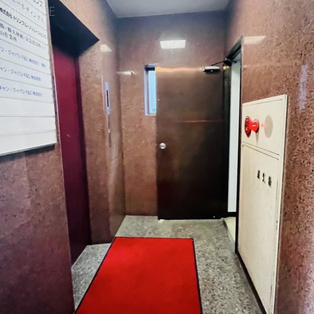 第3小池ビル エントランス