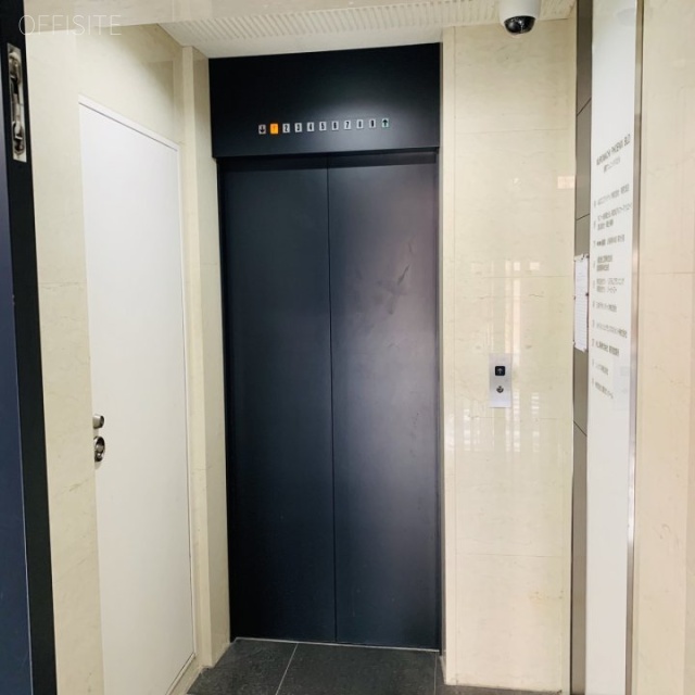 室町フェニックスビル エレベーター