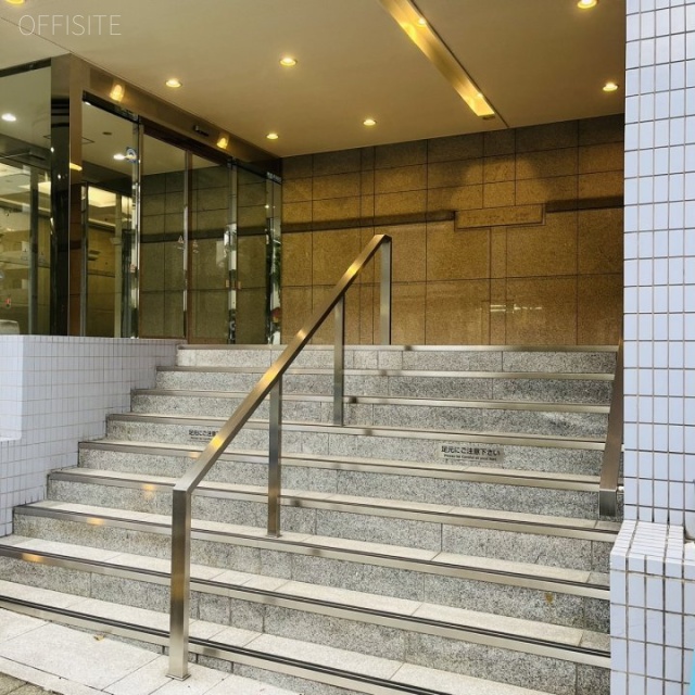 五反田フラットアイアンビル エントランス