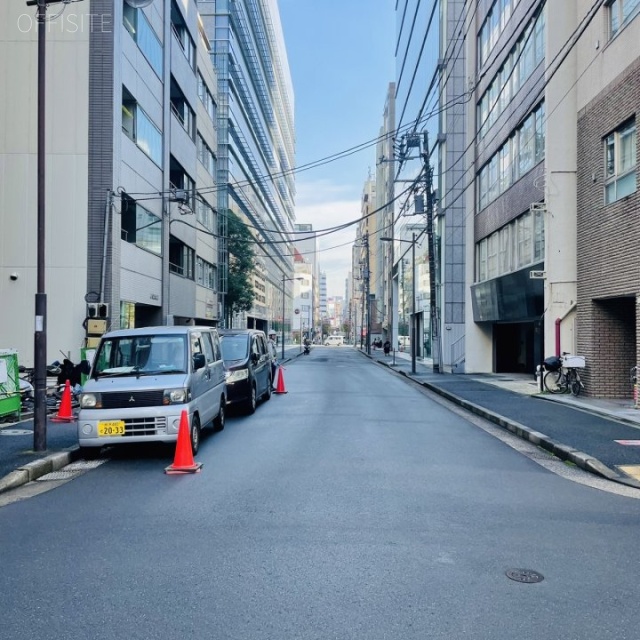 ダイナミック・アート九段下ビル 前面道路
