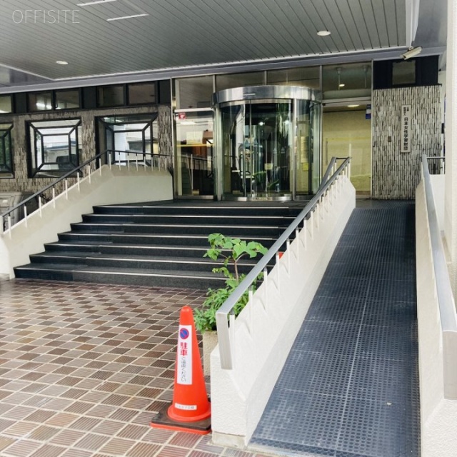 日本女子会館ビル オフィスビル出入口