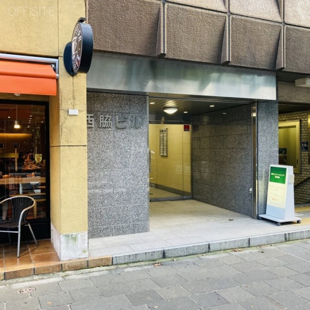 西脇ビル エントランス
