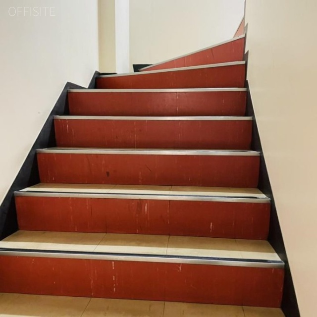 岩本町ツインビル 内階段