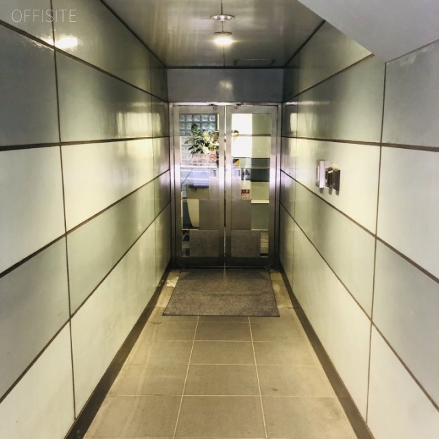 東都ビル エントランス