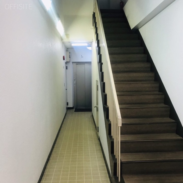 第一山本ビル エントランス