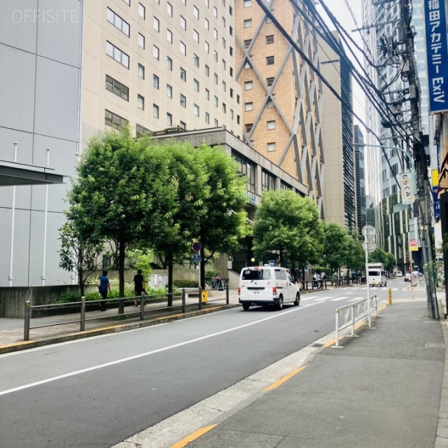 祐真ビル本館 ビル前面道路