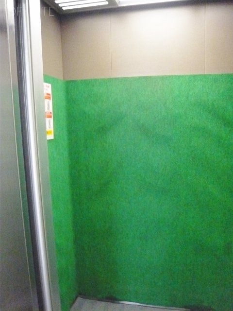 新富3Tビル エレベーター