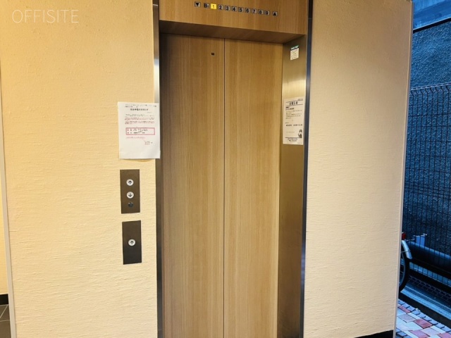 武蔵野ビル エントランス