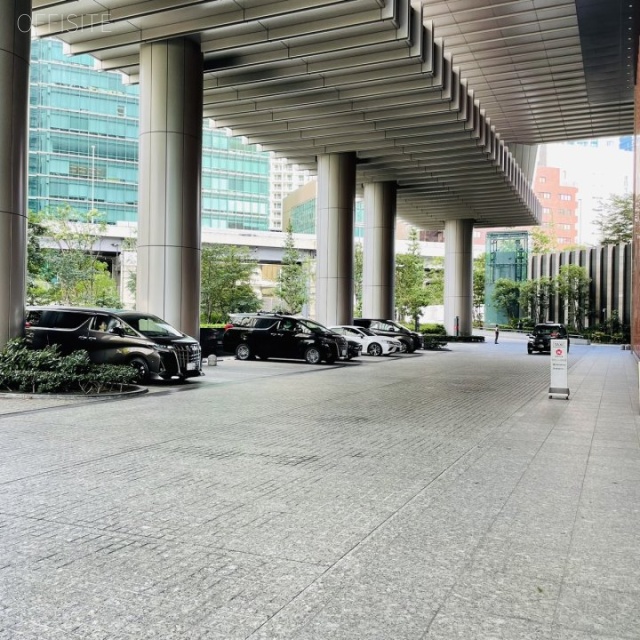 住友不動産六本木グランドタワー 車寄せ