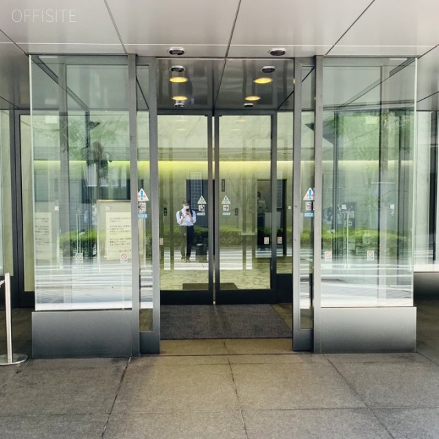 新川三幸ビル オフィスビル出入口