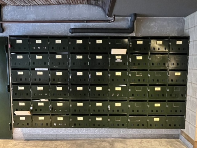 ninetytwo13 ポストもシックなデザインです