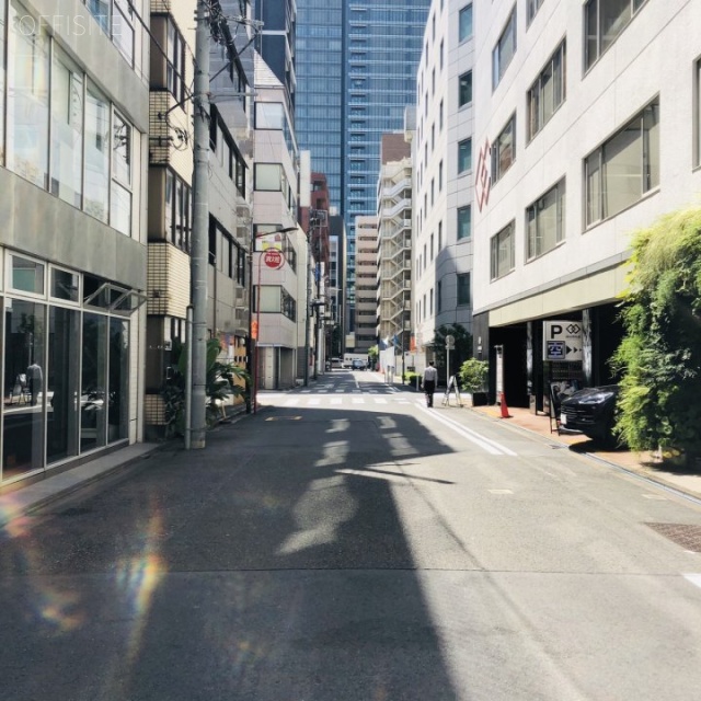 興信第一ビル ビル前面道路