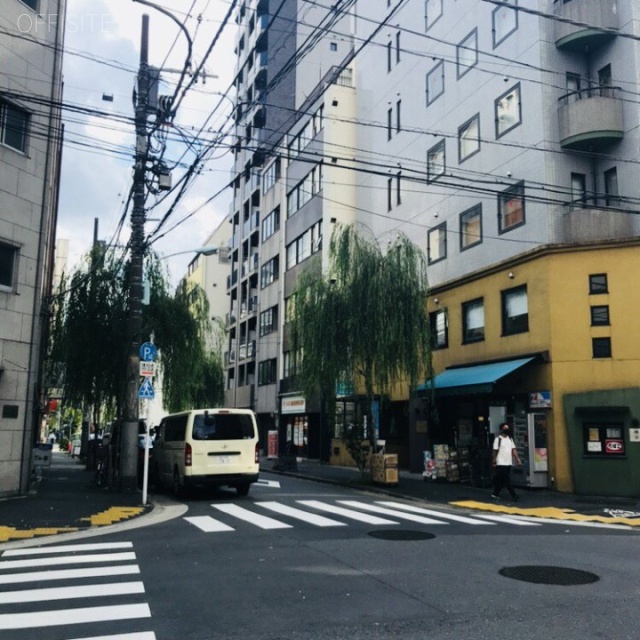 代市(しろいち)ビル ビル前面道路