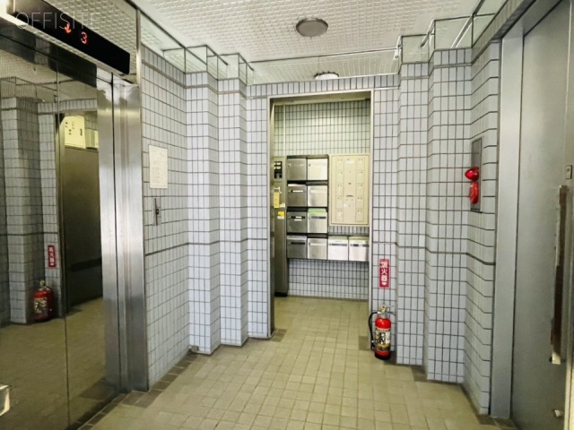 近仁(ちかひと)ビル エントランス