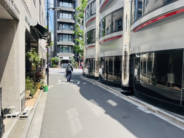 神保町ビル 前面道路