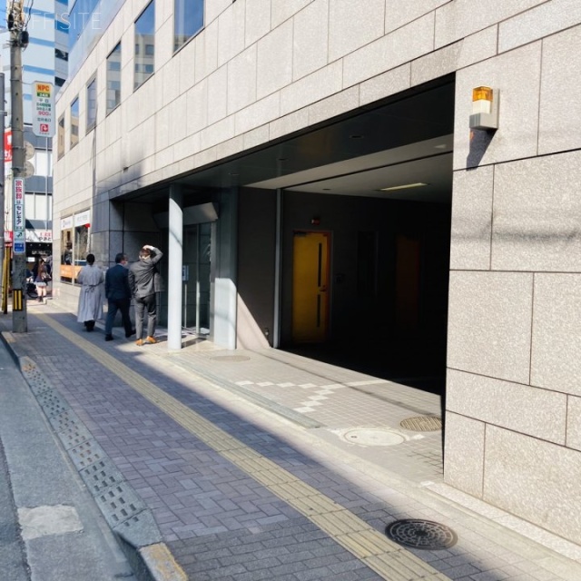 La鳳山ビル 駐車場