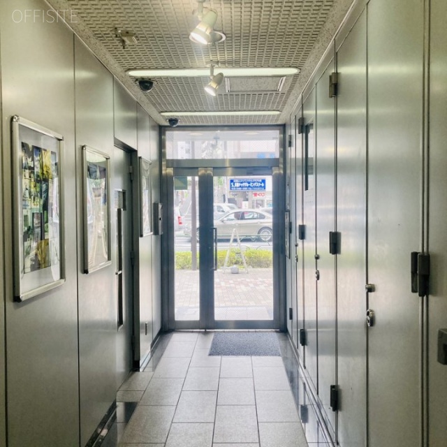 アクシーズ7号館ビル エントランス