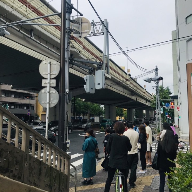 笹塚総榮ビル ビル前面道路