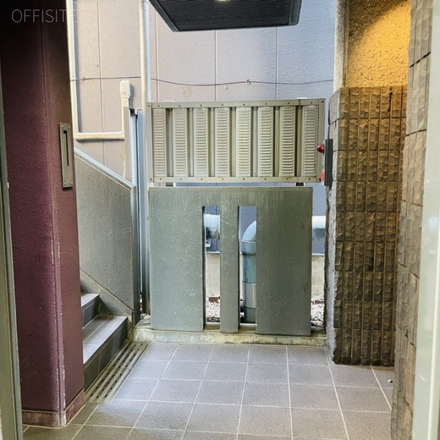 メイプルヒルズ千駄ヶ谷 エントランス