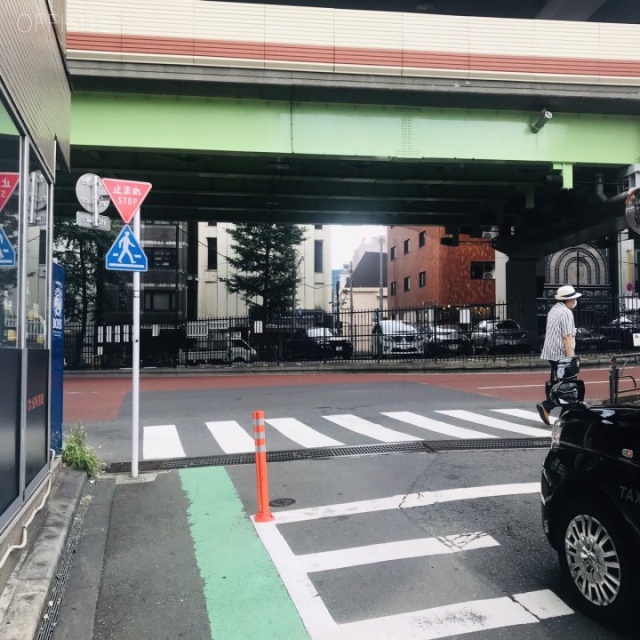 早野ビル ビル前面道路