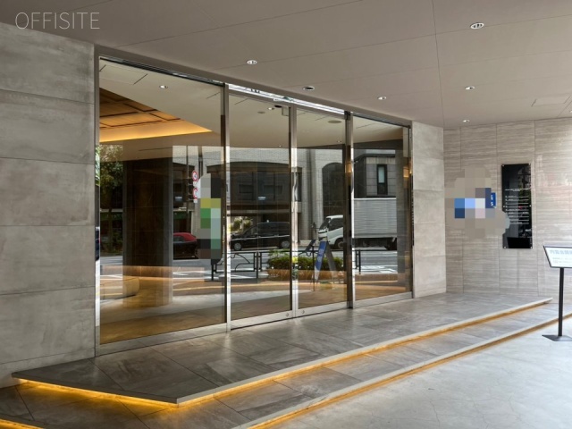 グランファースト新宿御苑 エントランス