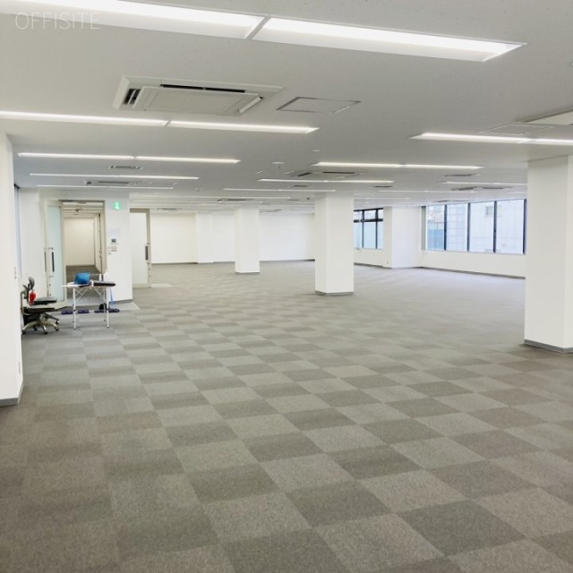 西新宿三晃ビル 内装