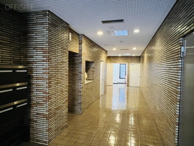 岩見ビル エントランス