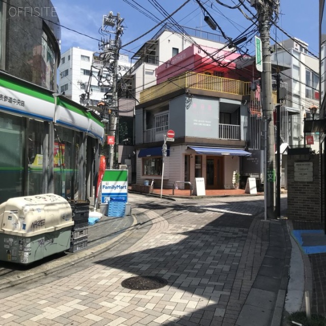 冨貴ビル ビル前面道路