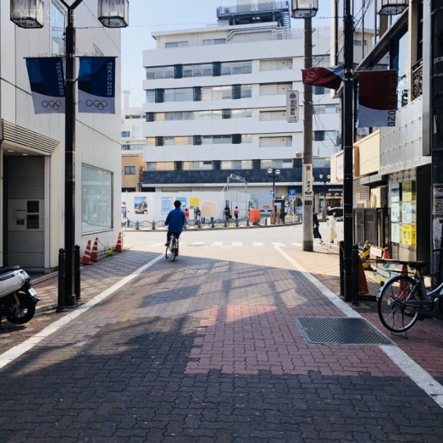 鵠沼(くげぬま)ビル ビル前面道路