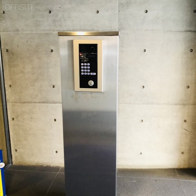 根津宮本ビル エントランス