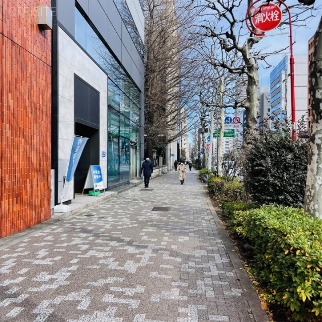 TQ茅場町 前面歩道