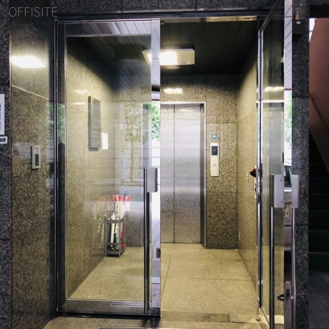 南部ビル エントランス