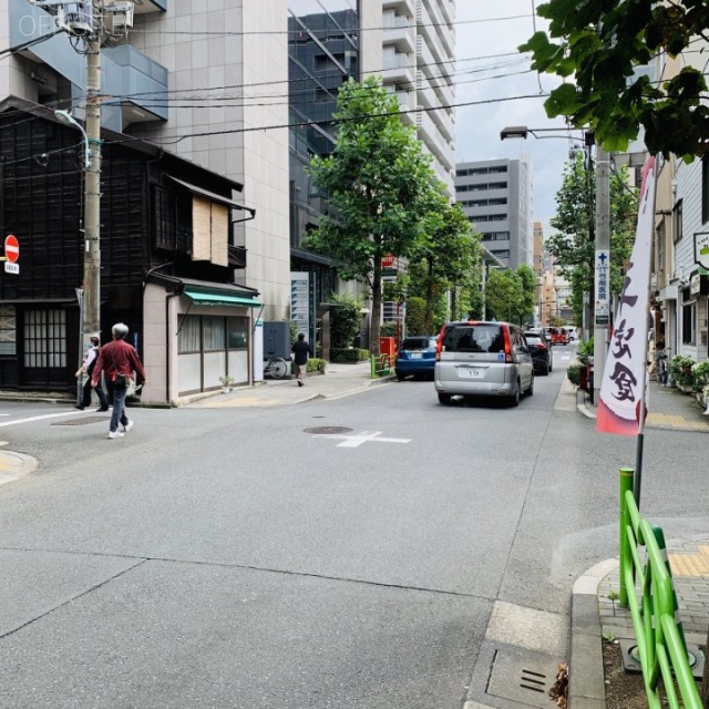 日本橋人形町プレイス ビル前面道路