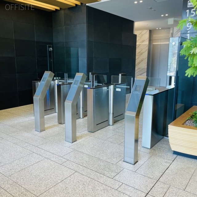 日本生命丸の内ガーデンタワー フラッパーゲート