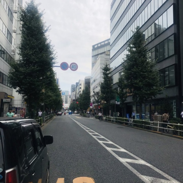 第一山本ビル ビル前面道路