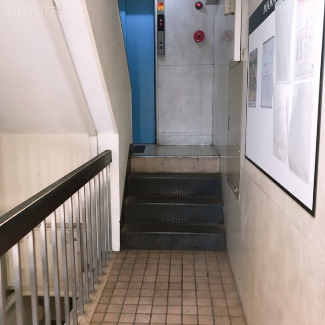 豊ビル エントランス