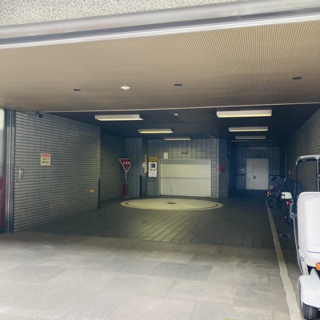 西新宿松屋ビル 駐車場