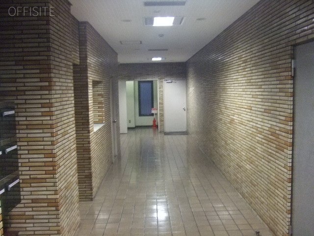 岩見ビル エントランス