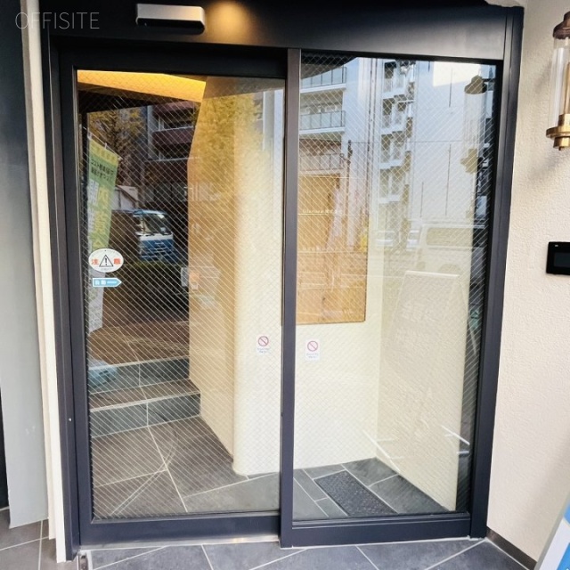 NOVELWORK Hongo オフィスビル出入口