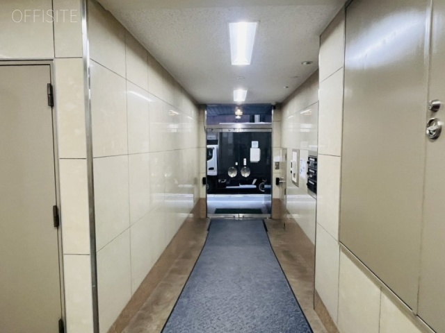 依田忠ビル エントランス