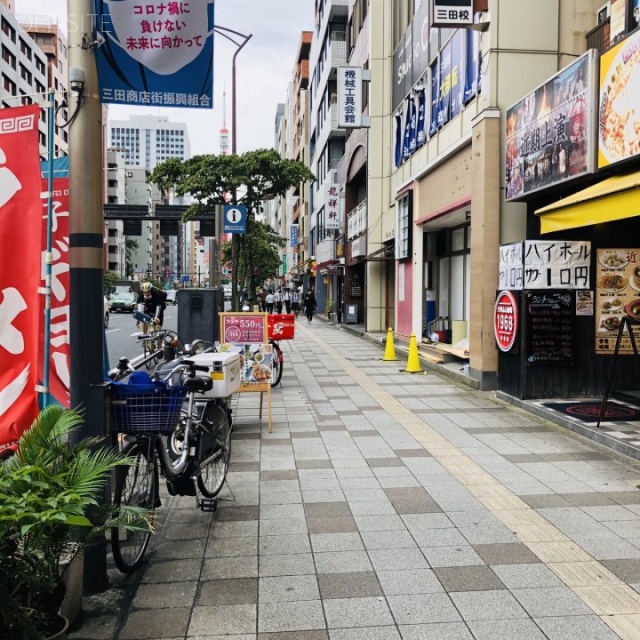 ビジデンス三慶 ビル前面道路