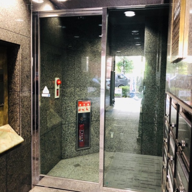 古谷ビル エントランス