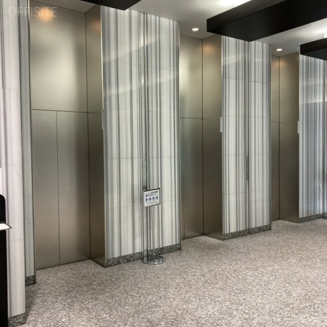 表参道グランビル エレベーター