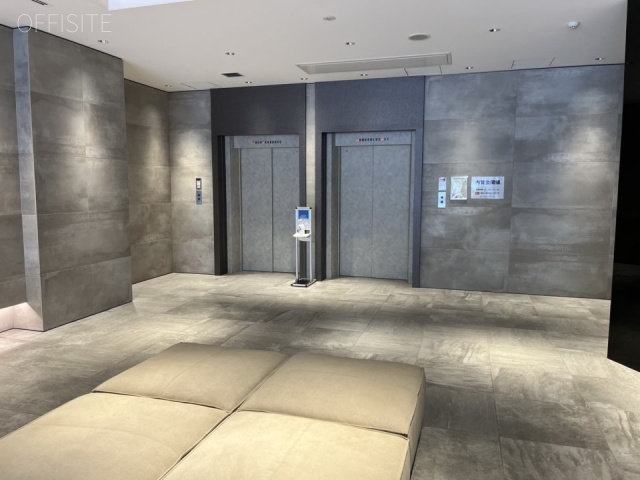 グランファースト新宿御苑 エントランス