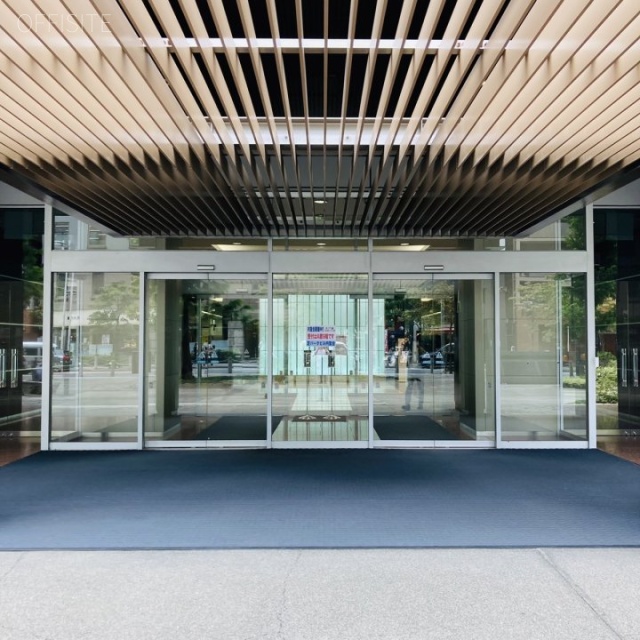 芝パークビル オフィスビル出入口