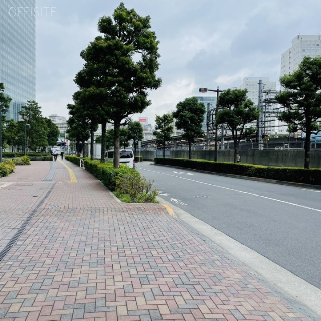 大崎ウィズタワー ビル前面道路