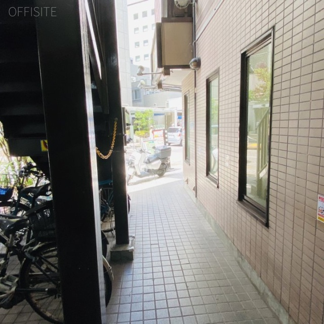 明石ビル エントランス