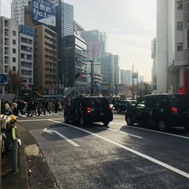 G-FRONT青山 ビル前面道路