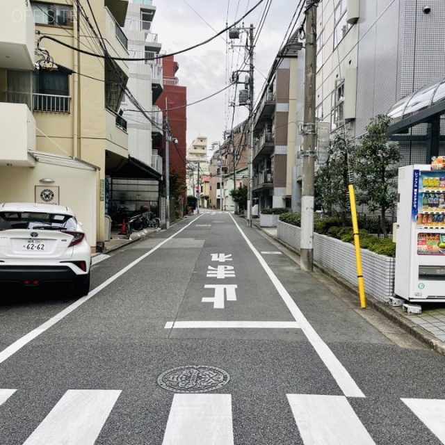 三共小石川THビル ビル前面道路