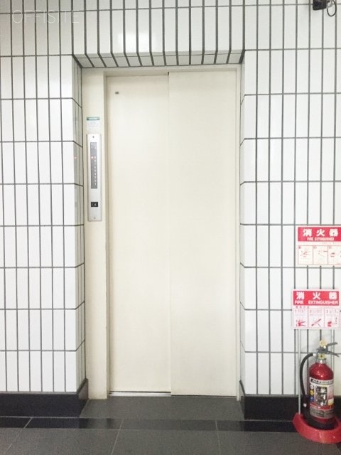 清水ビル エントランス